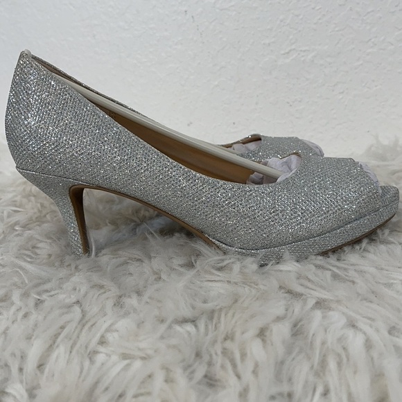 City Classified Comfort Side Silver Glitter Sparkly Peep Toe Platform Heels 8.5 - Picture 4 of 8